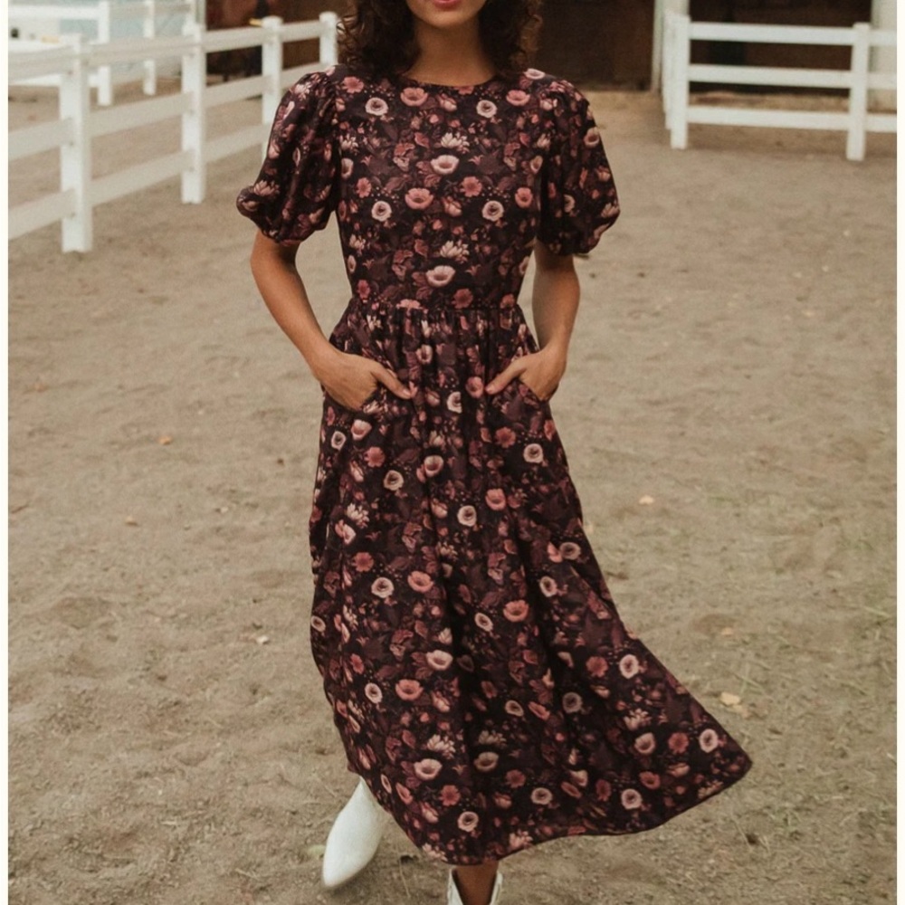 Ivy City Co. Odette Dress in Moody Floral 
BNIB
Size 16